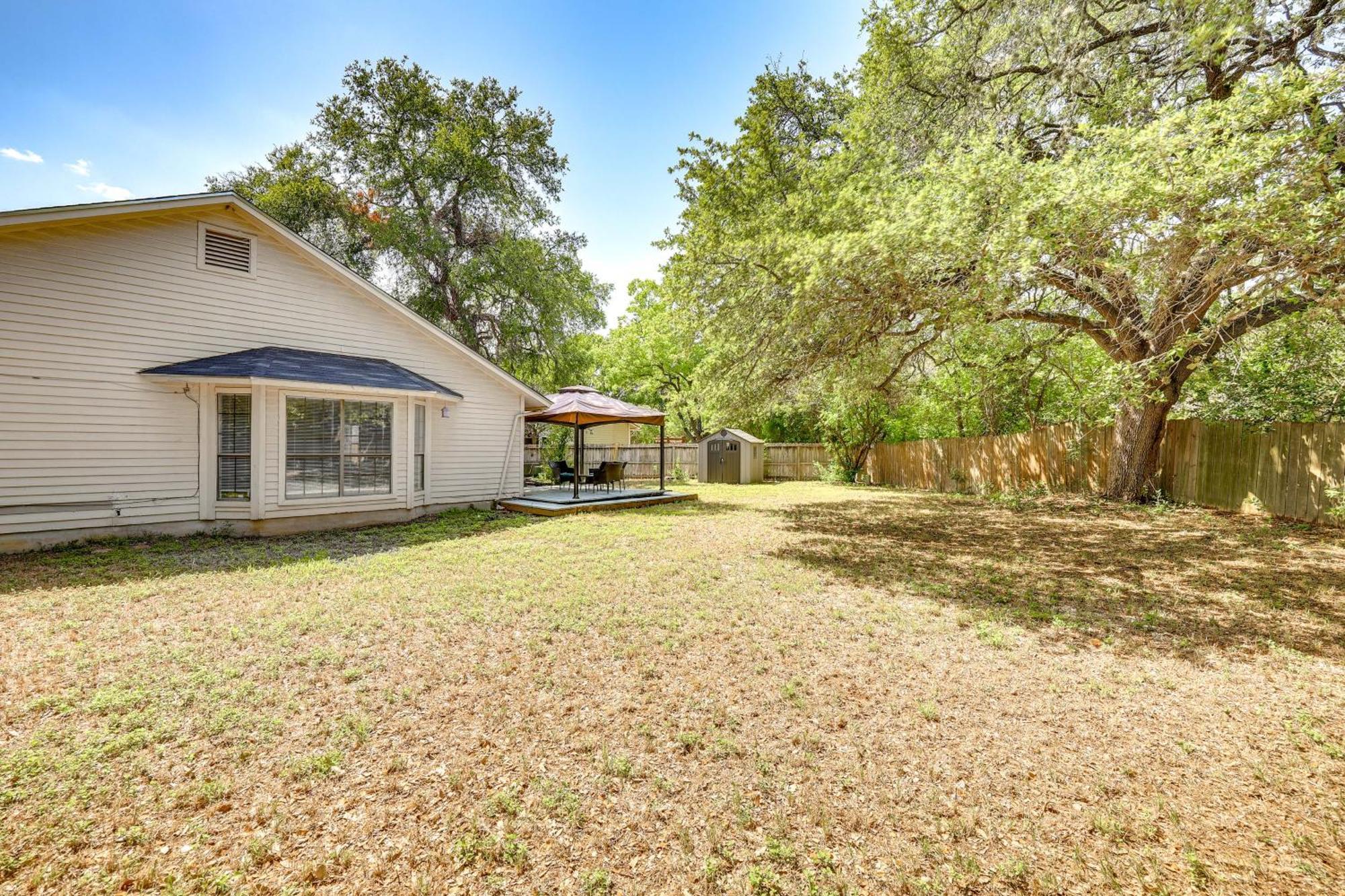 Spacious San Antonio Home Google Fiber, Game Room Exterior photo